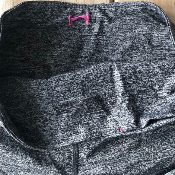 Victoria Secret leggings Sz Small - Picture 3 of 3